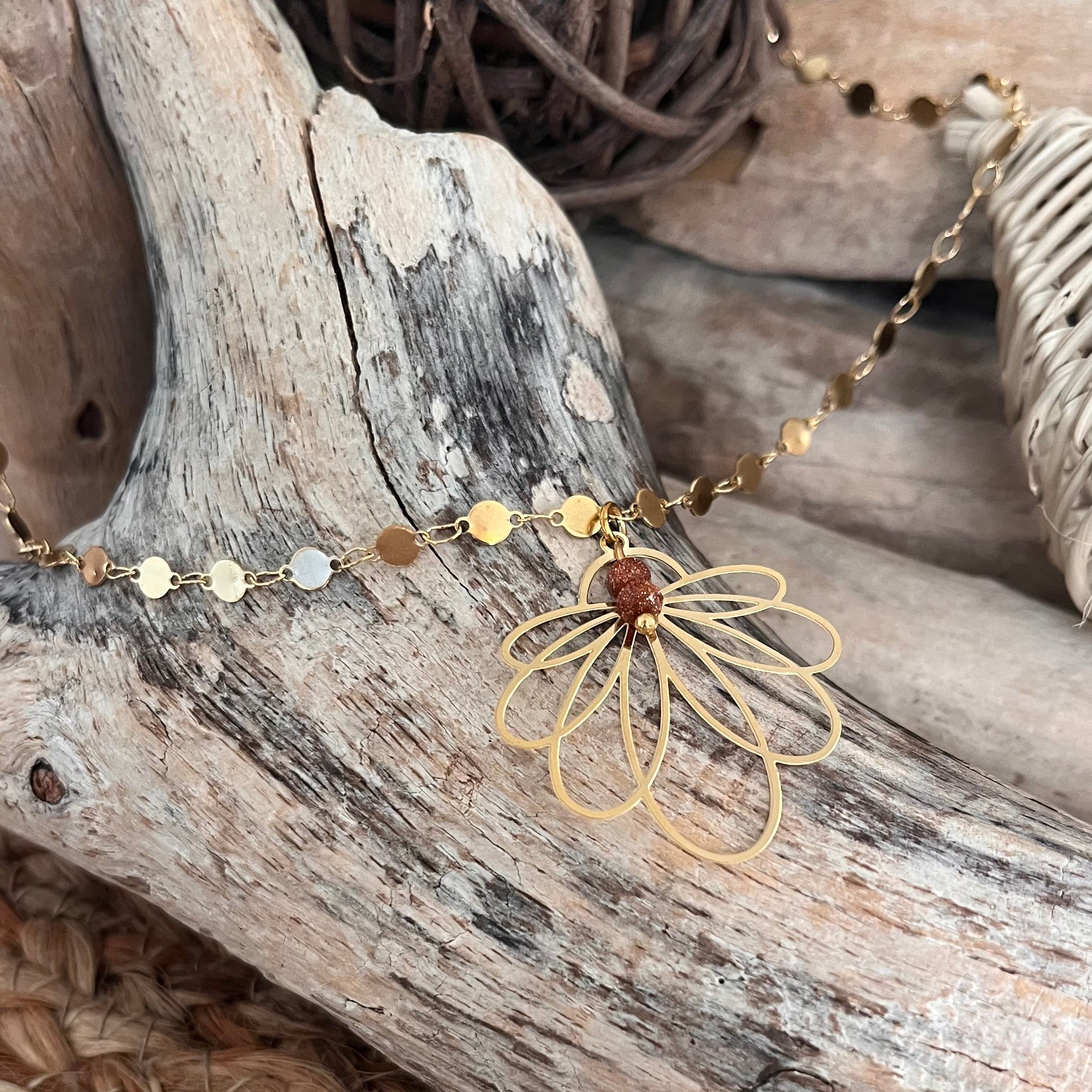 Collier orchidée solaire or ou argent